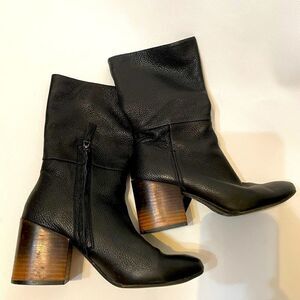 Levity Betty boots size 8.5 black leather